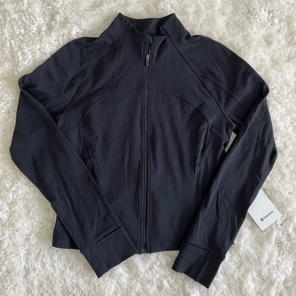 Lululemon Nulu  Cropped Define Jacket in Black